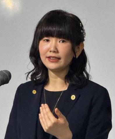 三木ひとみ